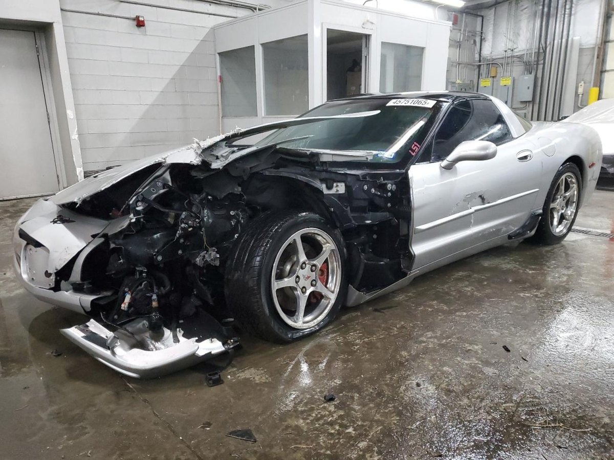 CHEVROLET CORVETTE , 2004