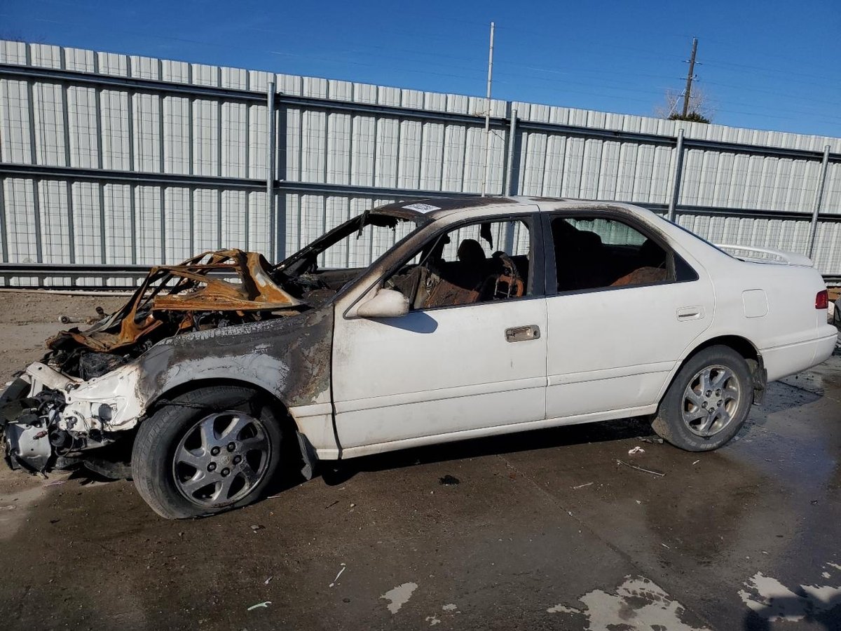 TOYOTA CAMRY , 2001