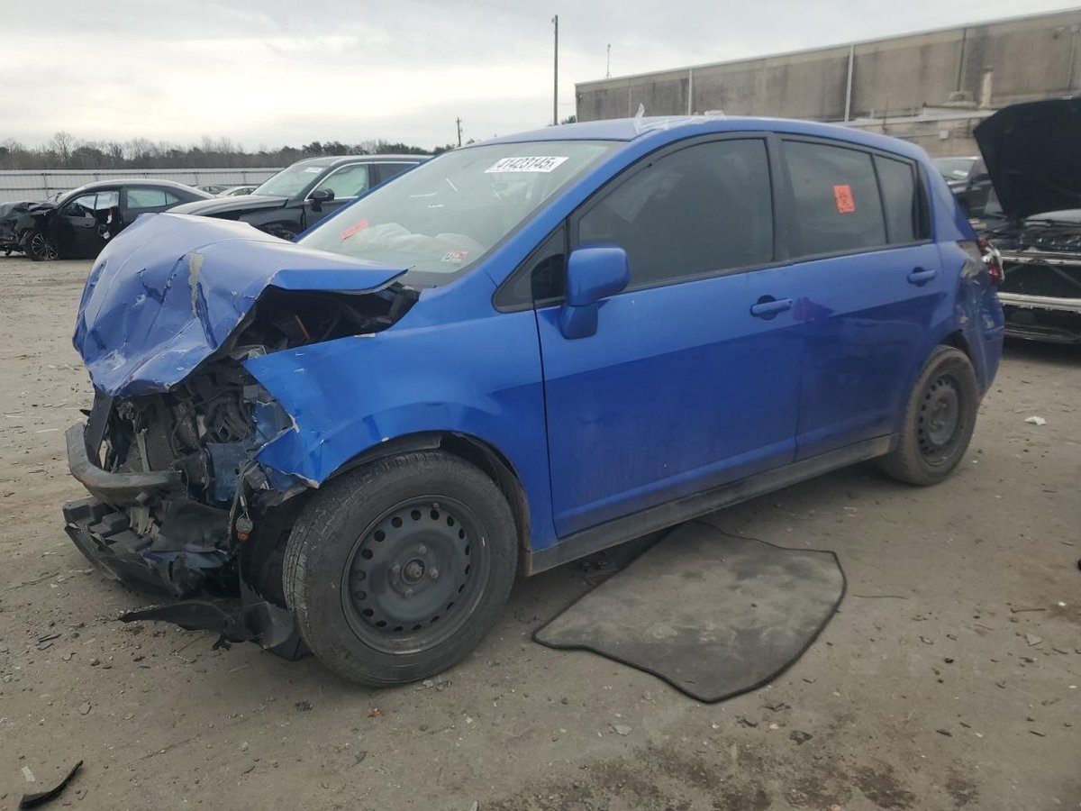 NISSAN VERSA , 2012