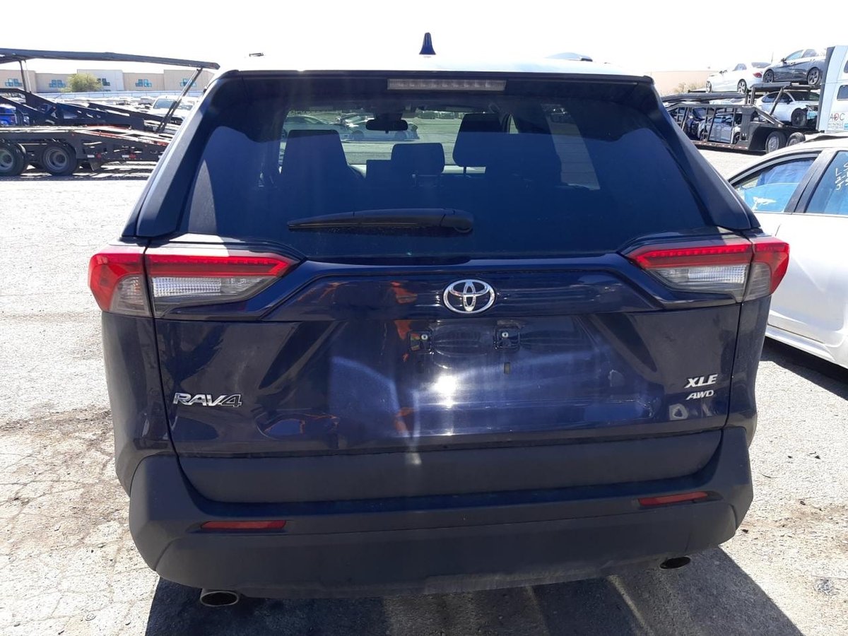 TOYOTA RAV4 XLE, 2022