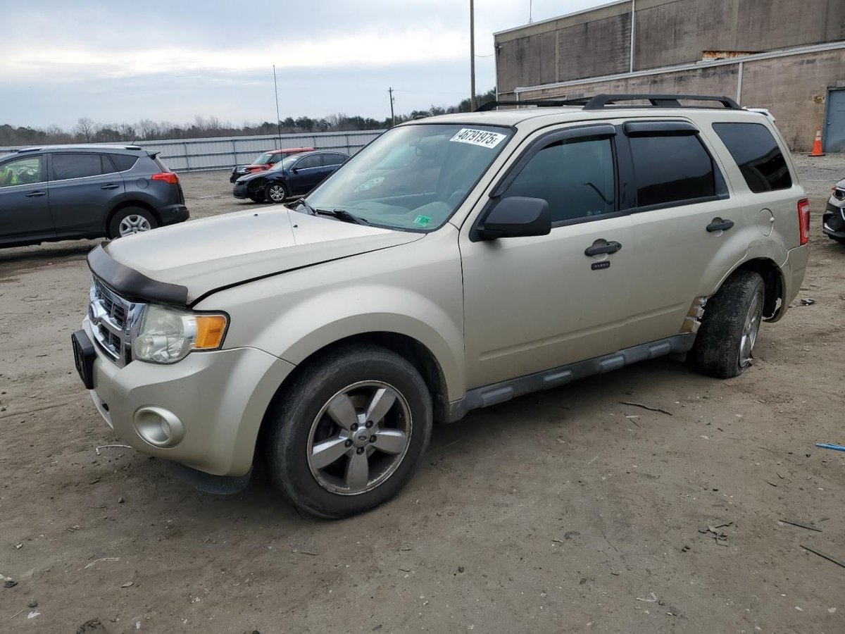 FORD ESCAPE , 2011