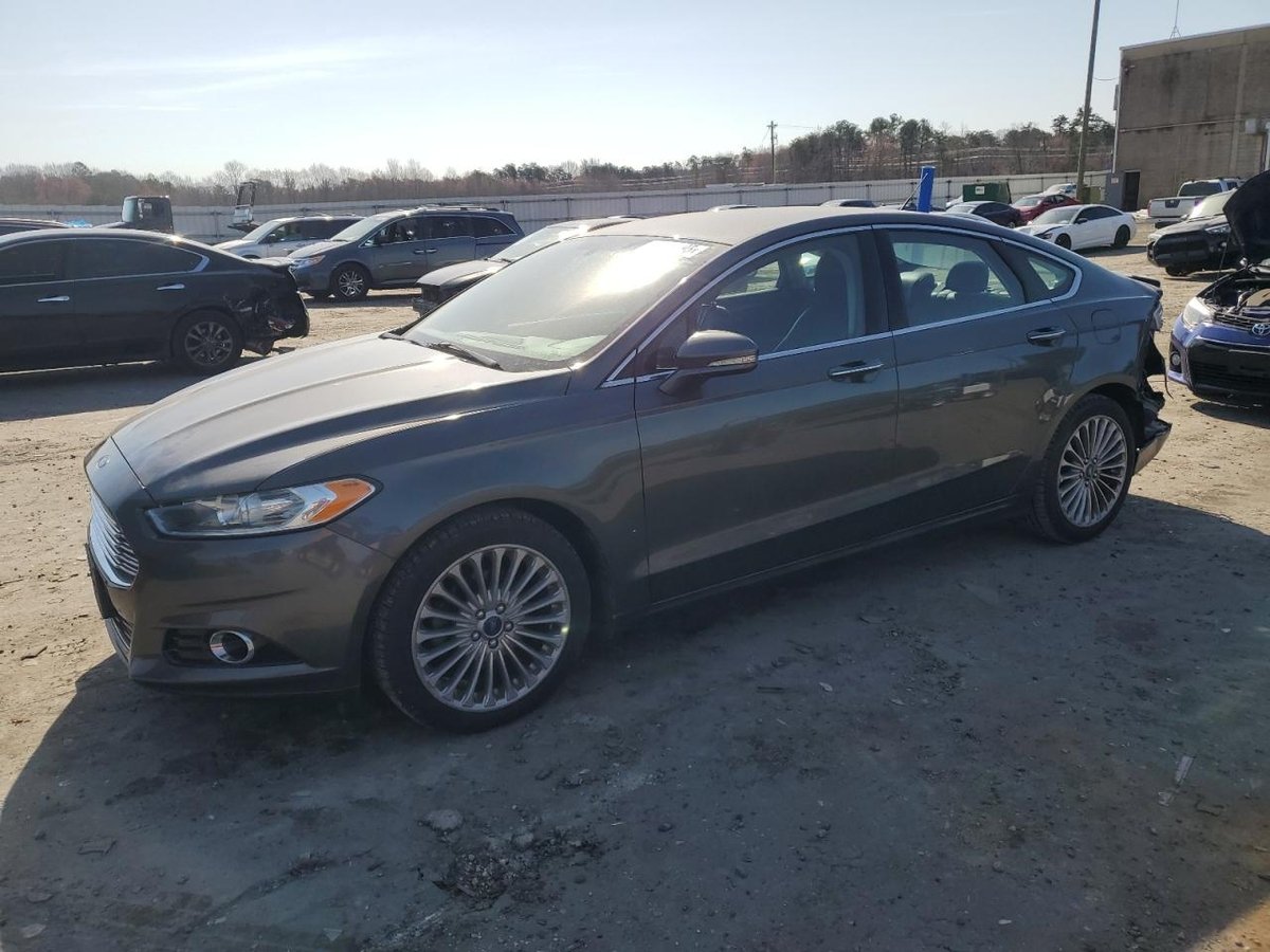 FORD FUSION , 2016