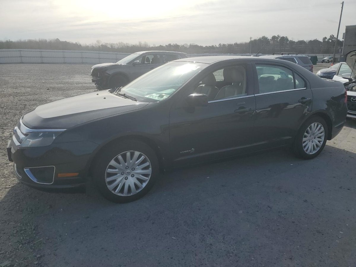 FORD FUSION , 2010