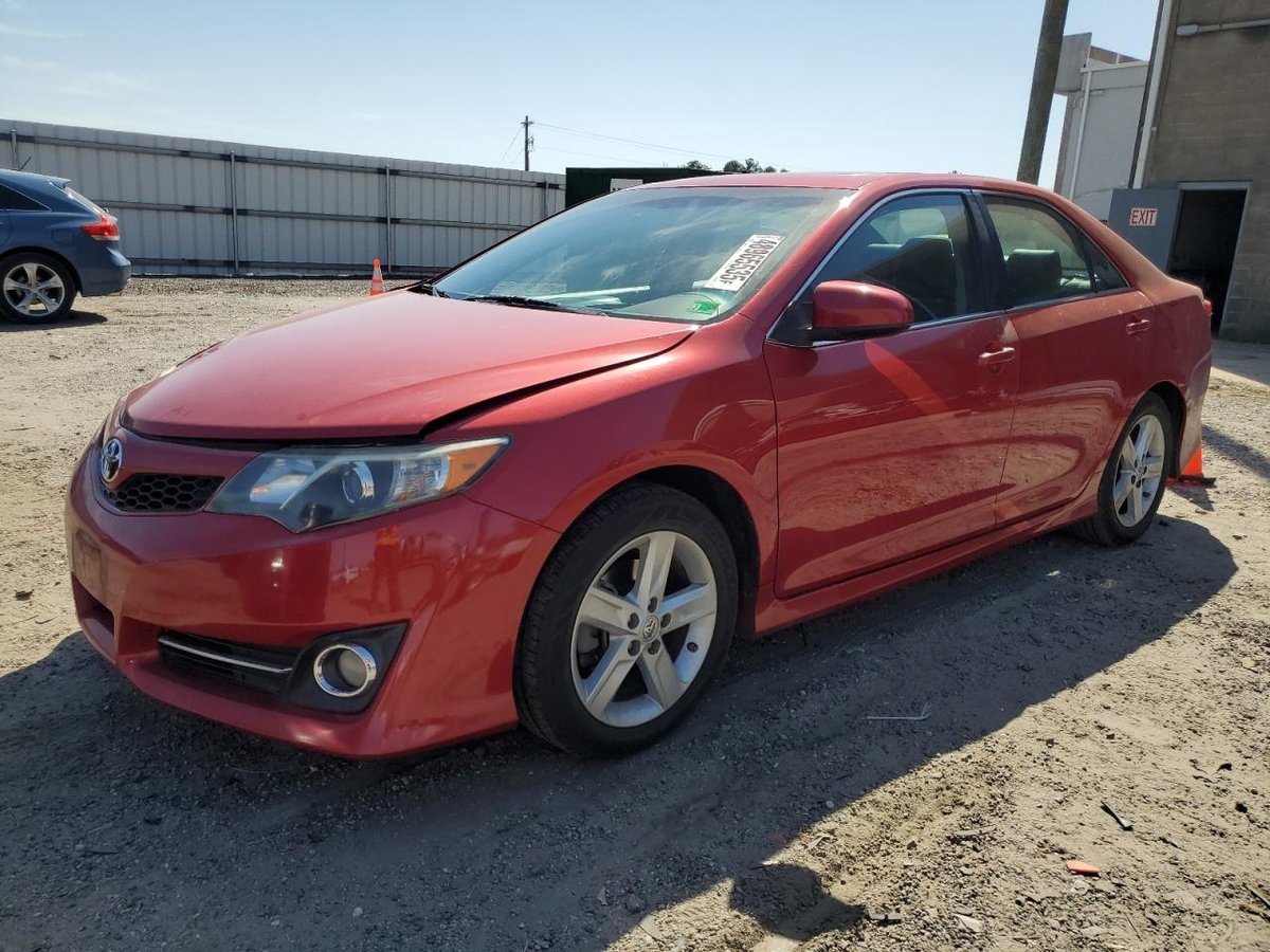 TOYOTA CAMRY , 2014
