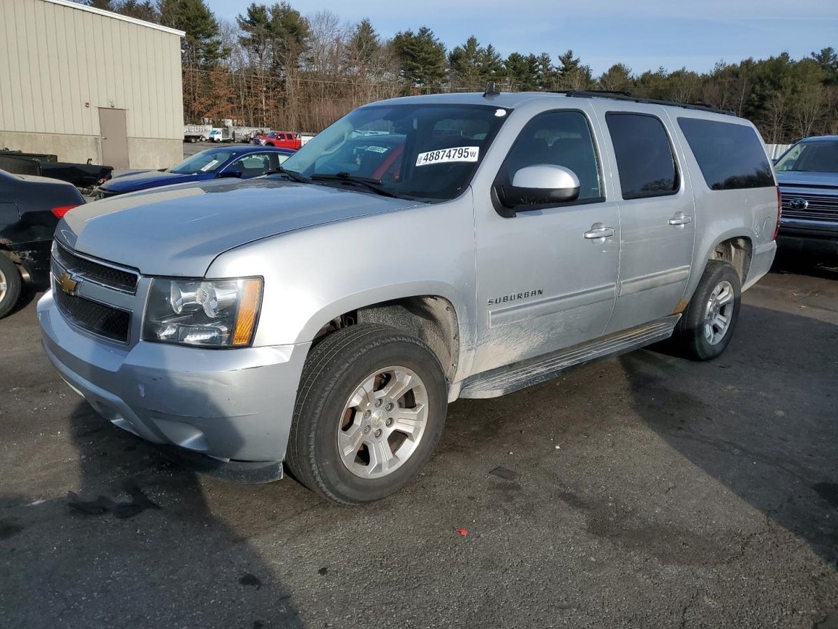 CHEVROLET SUBURBAN , 2013