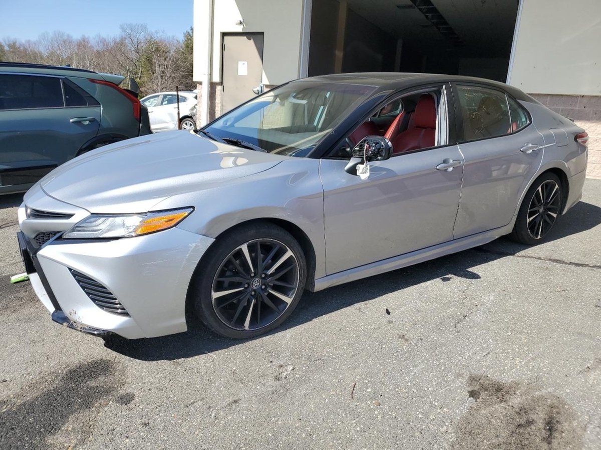 TOYOTA CAMRY , 2020