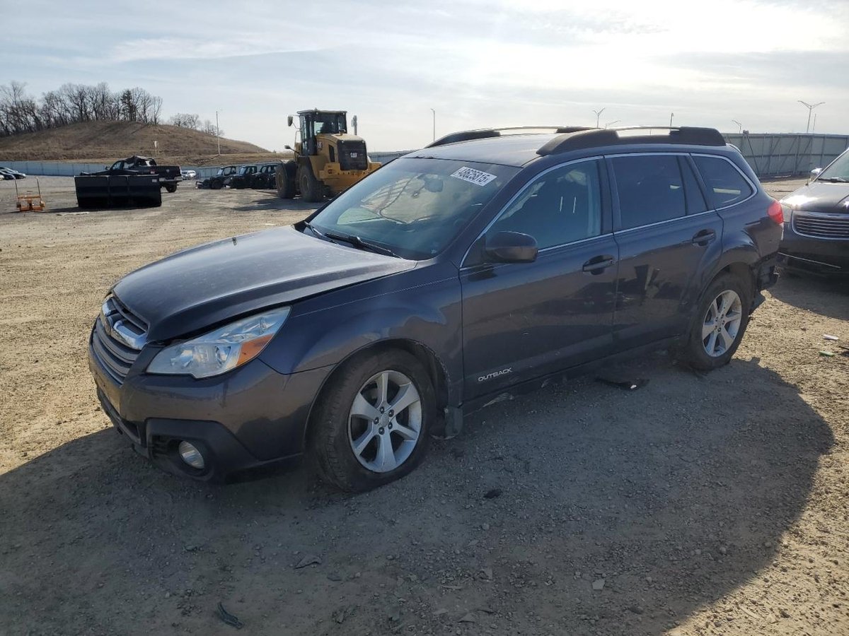 SUBARU OUTBACK , 2013