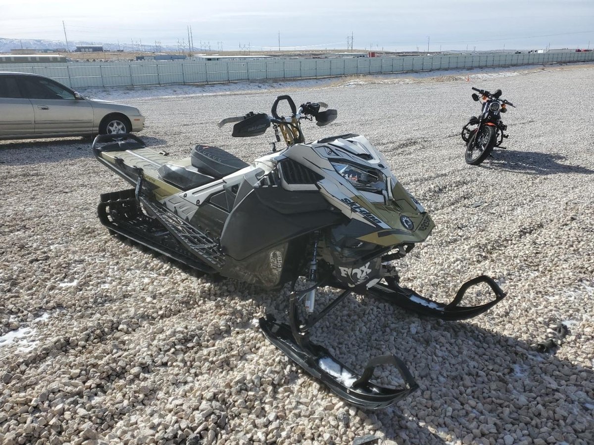 SKI DOO SNOWMOBILE , 2022