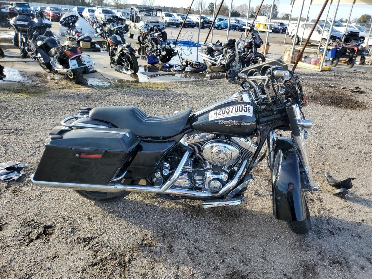 HARLEY-DAVIDSON FL , 2006