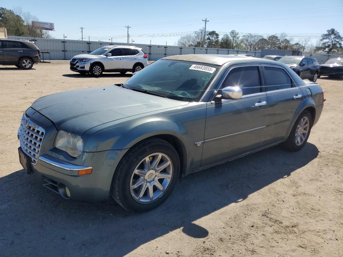 CHRYSLER 300 , 2005