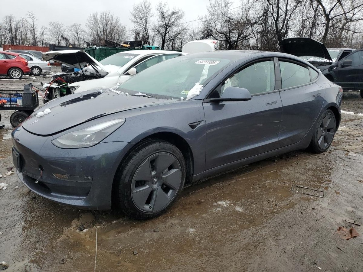 TESLA MODEL 3 , 2023
