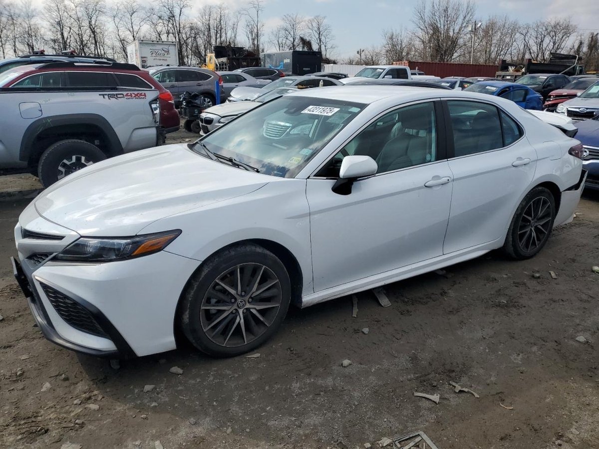 TOYOTA CAMRY , 2022