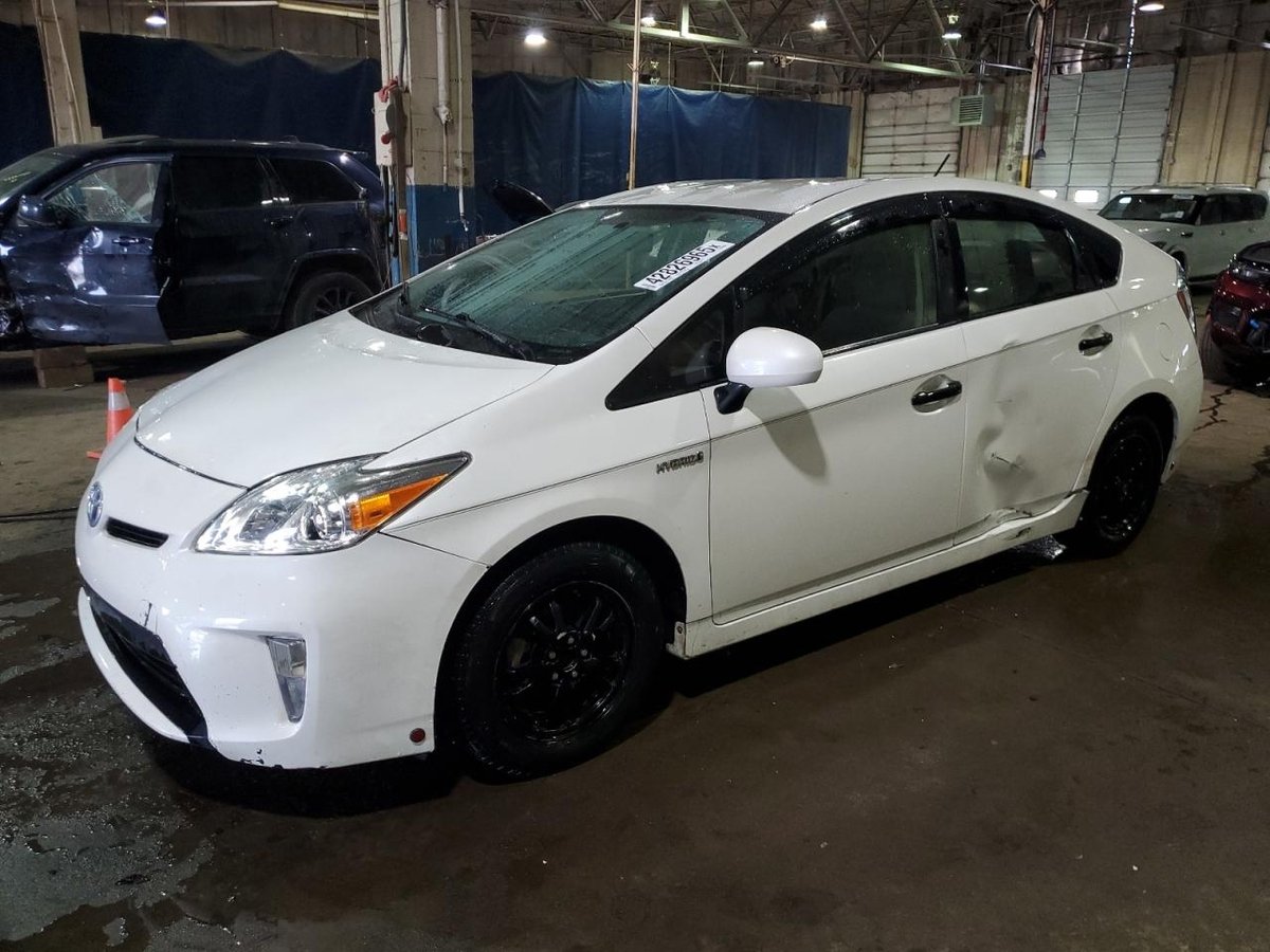 TOYOTA PRIUS , 2014
