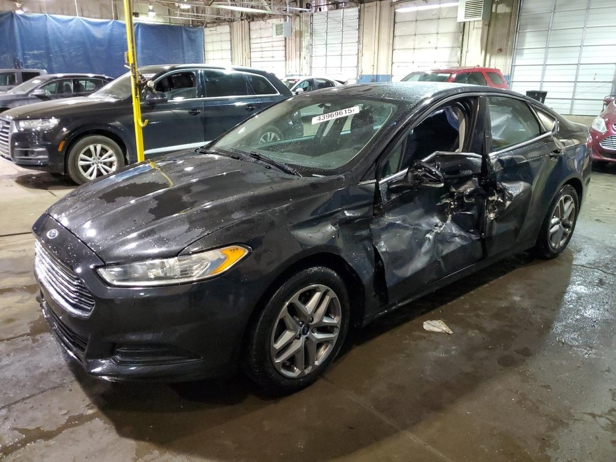 FORD FUSION , 2013