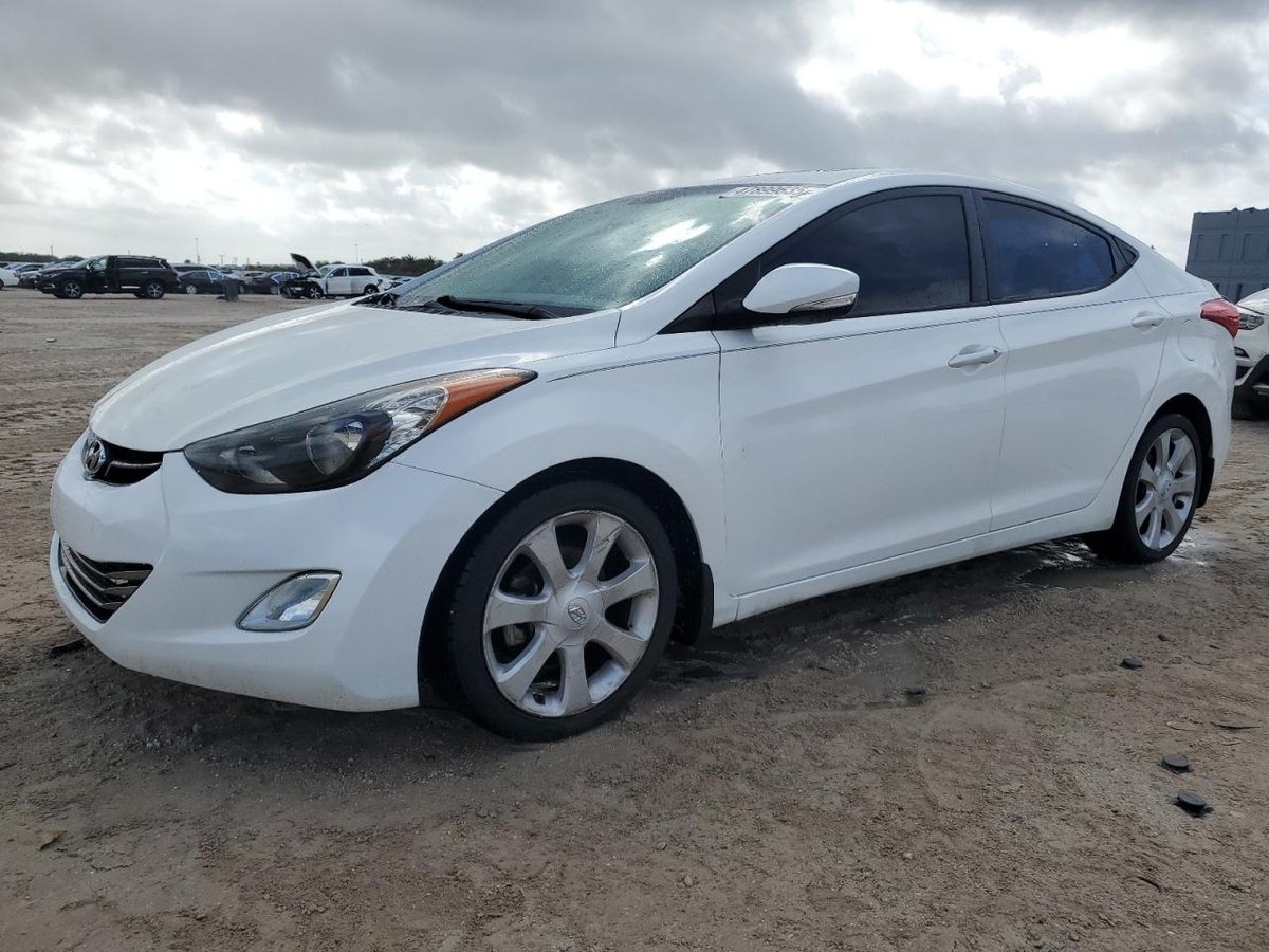 HYUNDAI ELANTRA , 2013