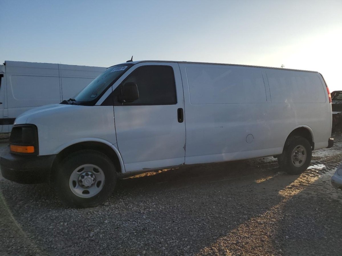 CHEVROLET EXPRESS , 2015