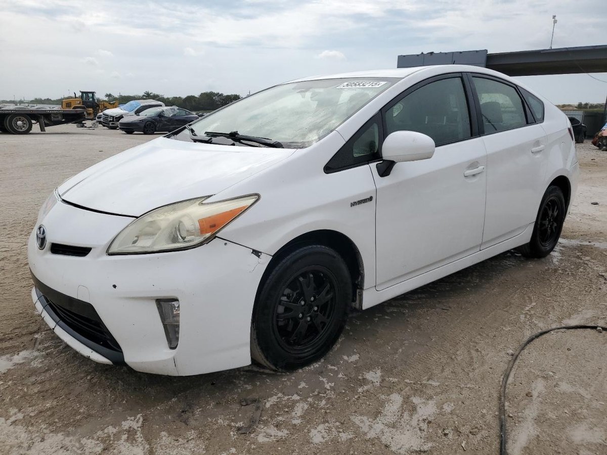 TOYOTA PRIUS , 2013