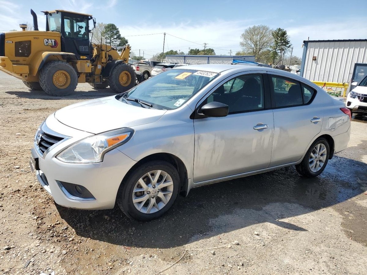 NISSAN VERSA , 2017