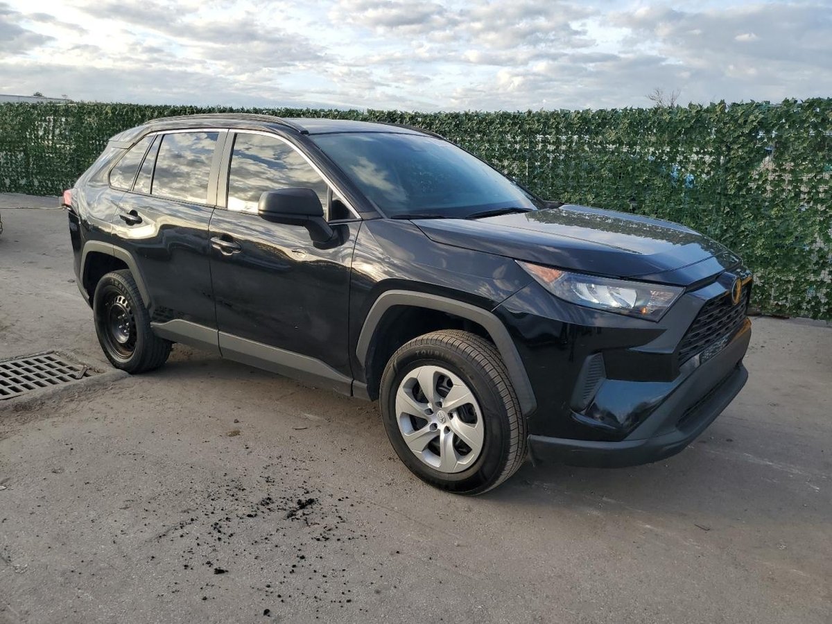 TOYOTA RAV4 LE, 2020