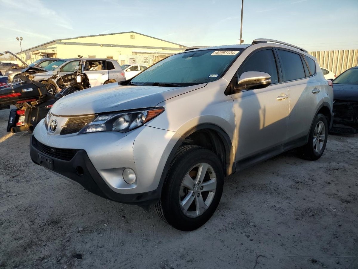 TOYOTA RAV4 XLE, 2014