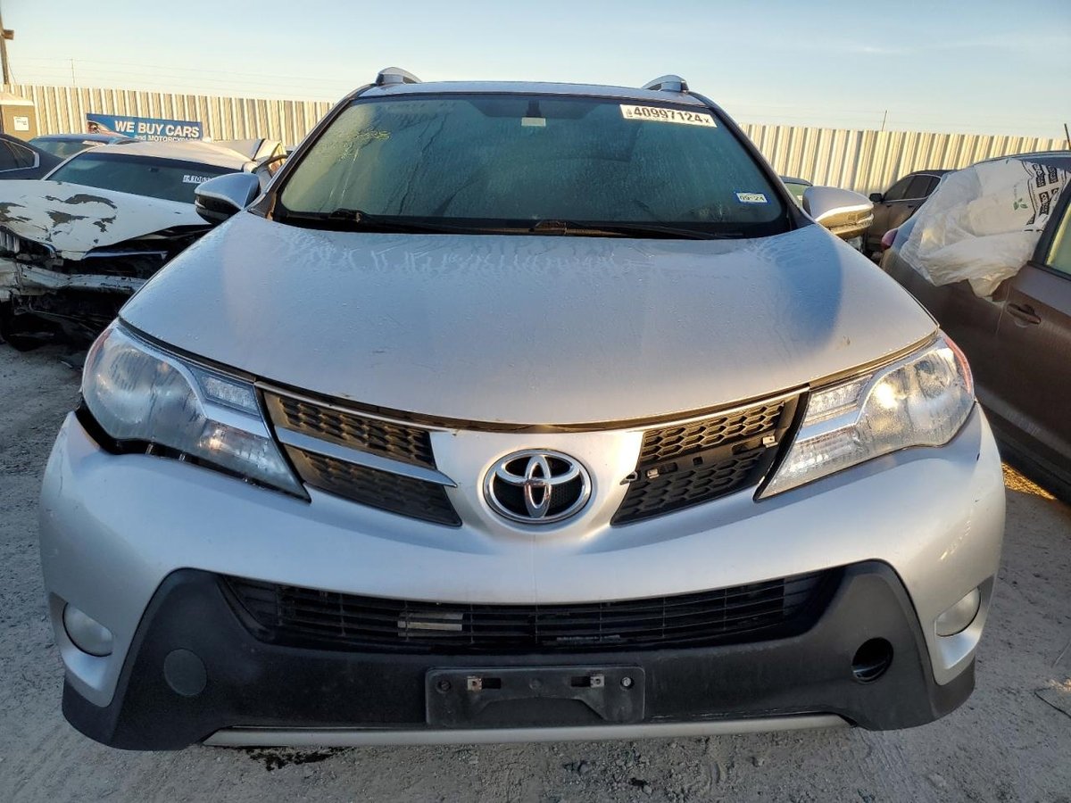 TOYOTA RAV4 XLE, 2014