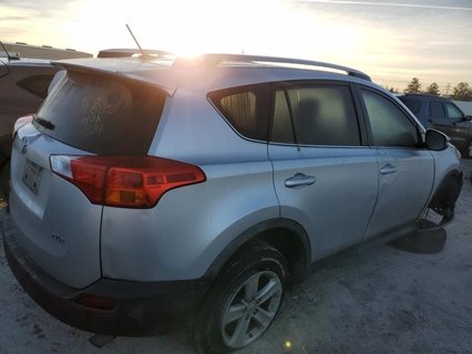 TOYOTA RAV4 XLE, 2014