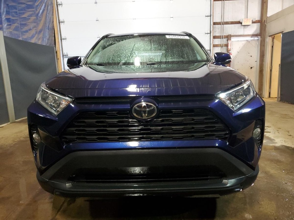 TOYOTA RAV4 XLE, 2021