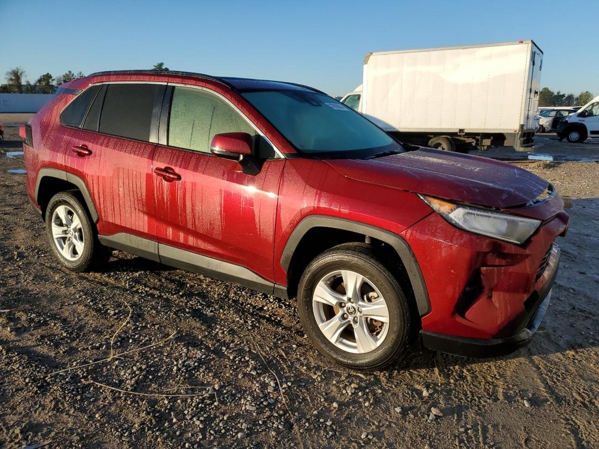 TOYOTA RAV4 XLE, 2021