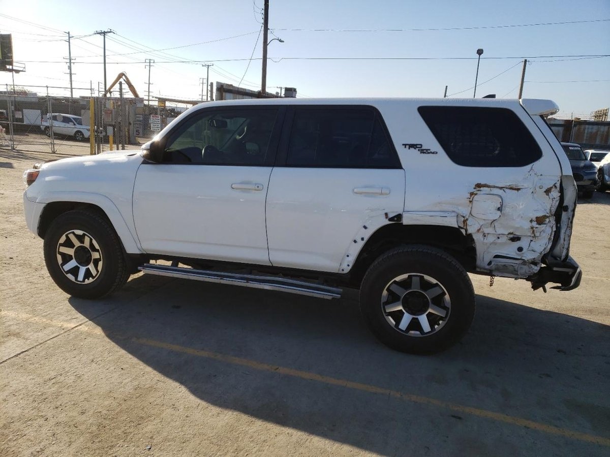 TOYOTA 4RUNNER SR, 2018