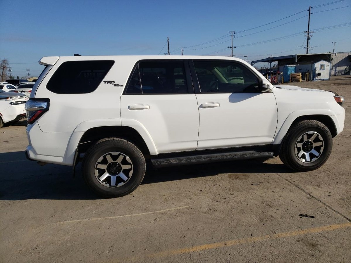 TOYOTA 4RUNNER SR, 2018