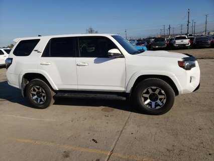 TOYOTA 4RUNNER SR, 2018