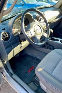 JEEP LIBERTY , 2006
